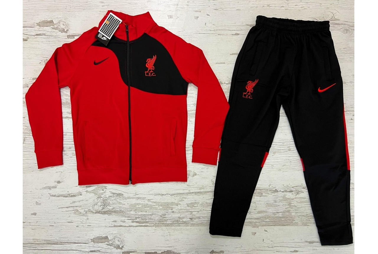 Детски футболен екип Liverpool F.C. червено черно 8132